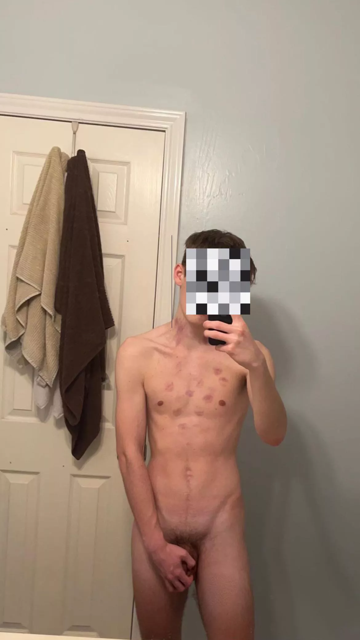 18 @bradyt0 looking for dom tops to watch me ride my dildo (jocks ++++ daddies +++++