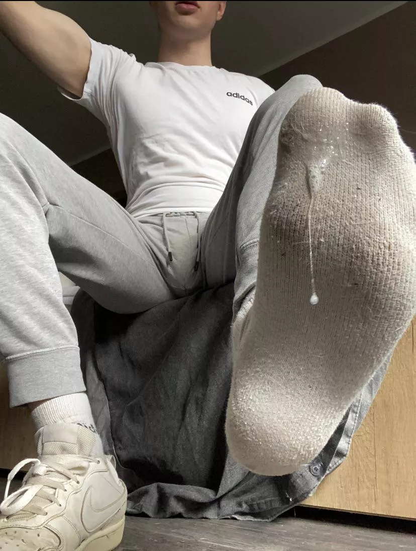 19 Tell me you’ll sniff it or lick it😈