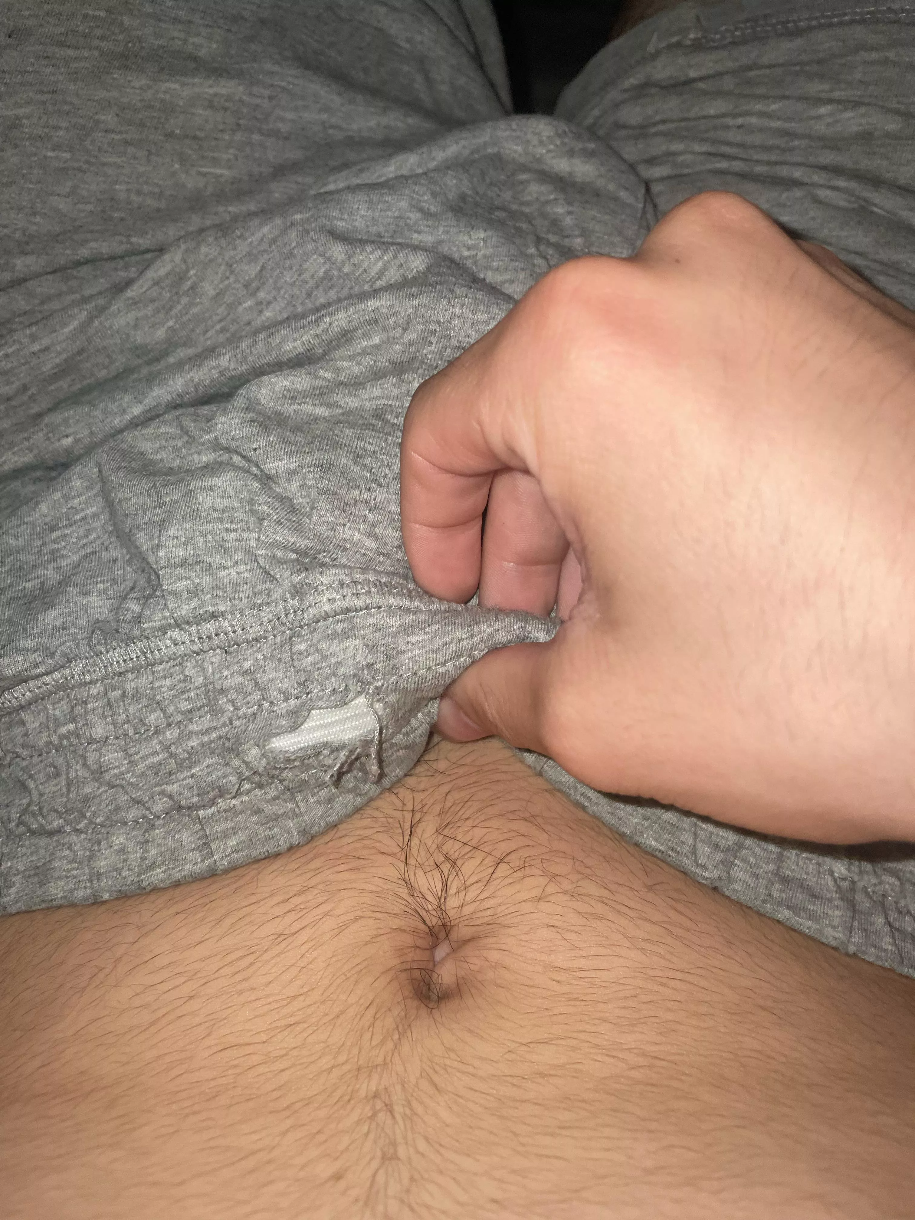 19m horny and love my hairy others if you are add @pickle9918