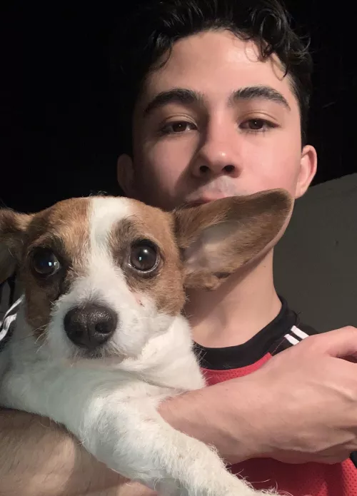 22 anyone down to chat? Hmu!