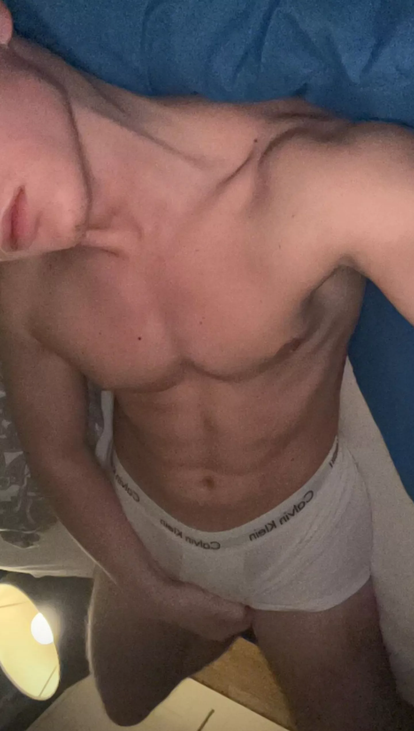 23 Chilling in bed, anyone wanna chat with me?