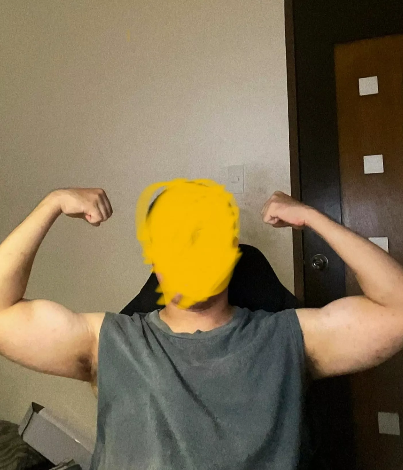 26 hung asian jock lf bros/dads to jerk off with. Frat bros, hairy, beefy++ @asianbro22