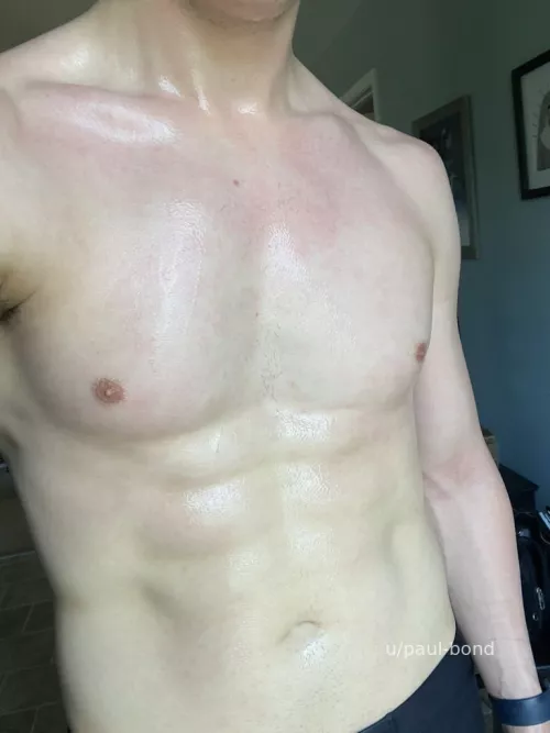 28M in Chicago // Smart, Intimate, Fit, Hung / in search of Pretty & Energetic women / can host & travel