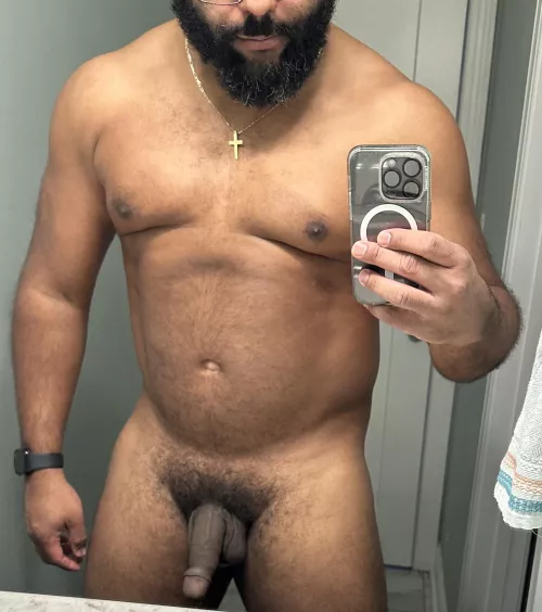 (40) It’s too hot for clothes but please do come in