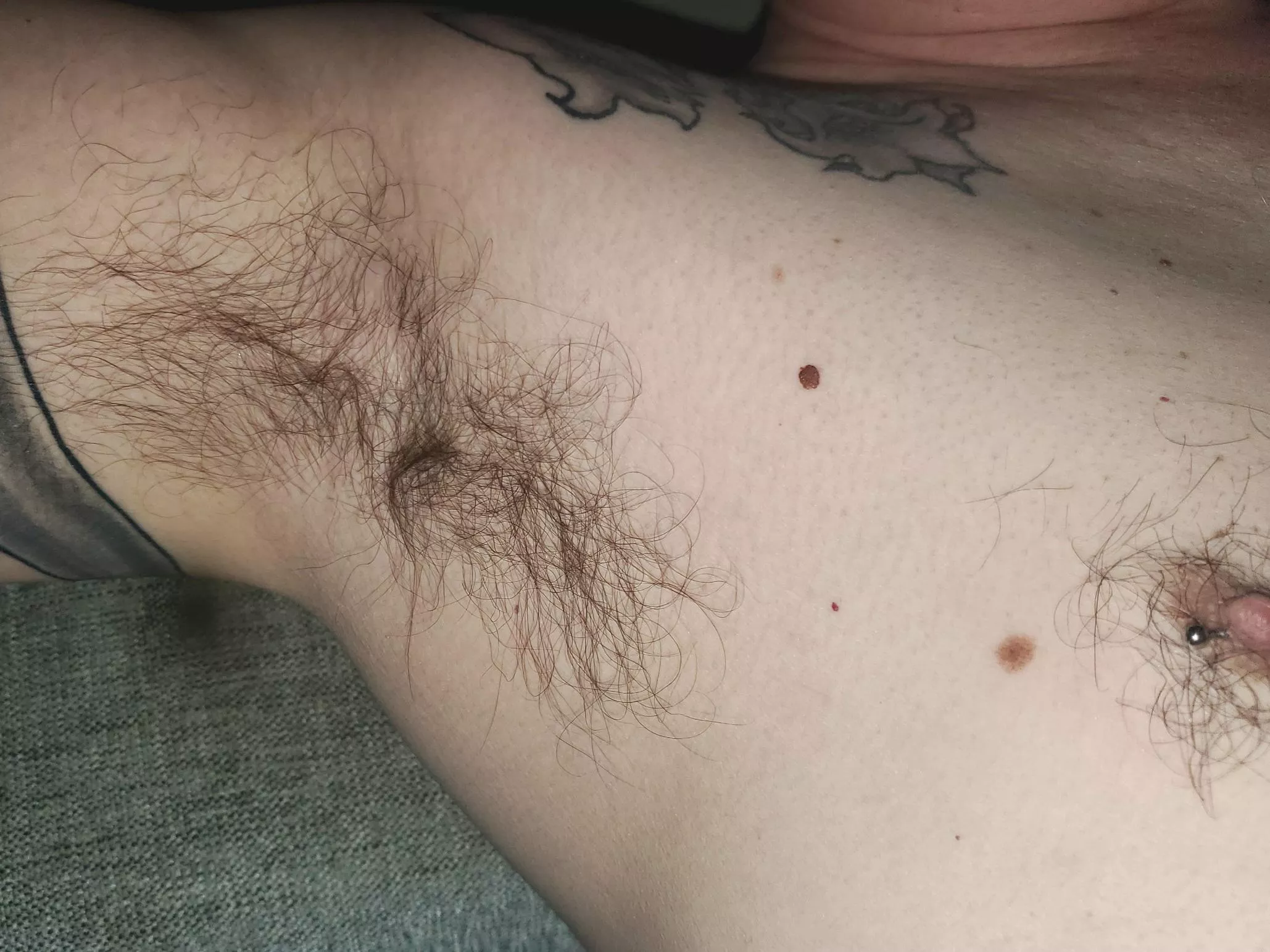 [56] come sit next to dad