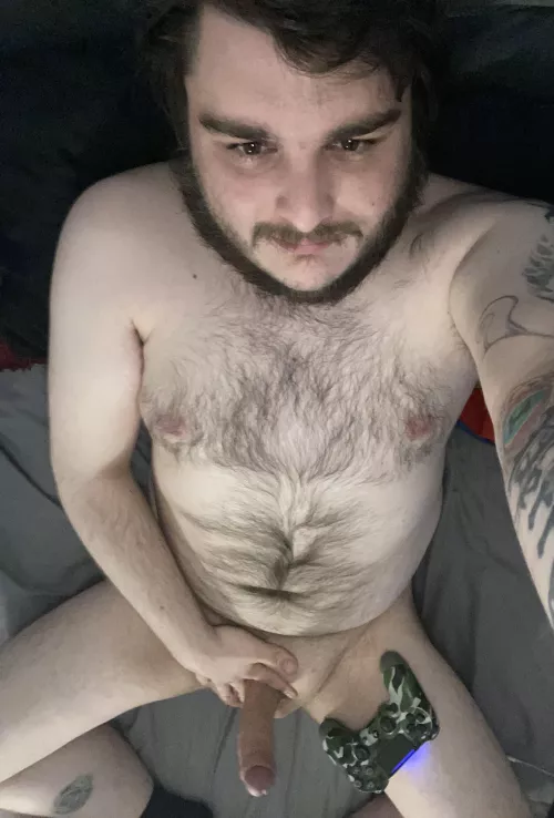 Any ladies wanna take a thicc hairy gamers virginity?