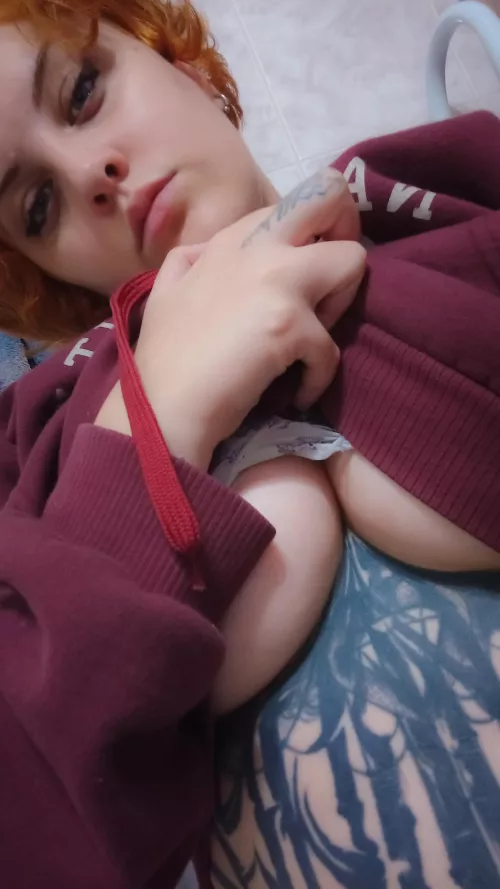 before I go to sleep I just wanted to let you know that I have started uploading content with my partner and more 🔥