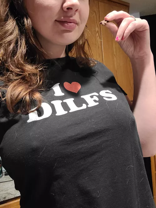 Braless in my new shirt 😁