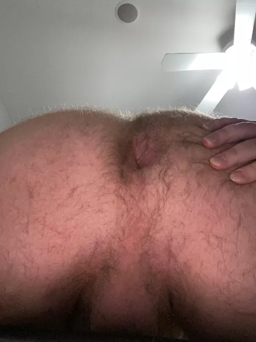 come stretch me open. dms open 😈