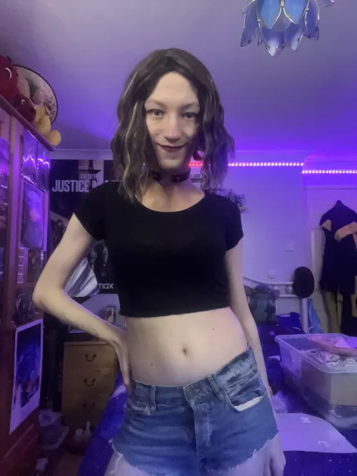 Feels strange showing my stomach off but why the hell not ^_^