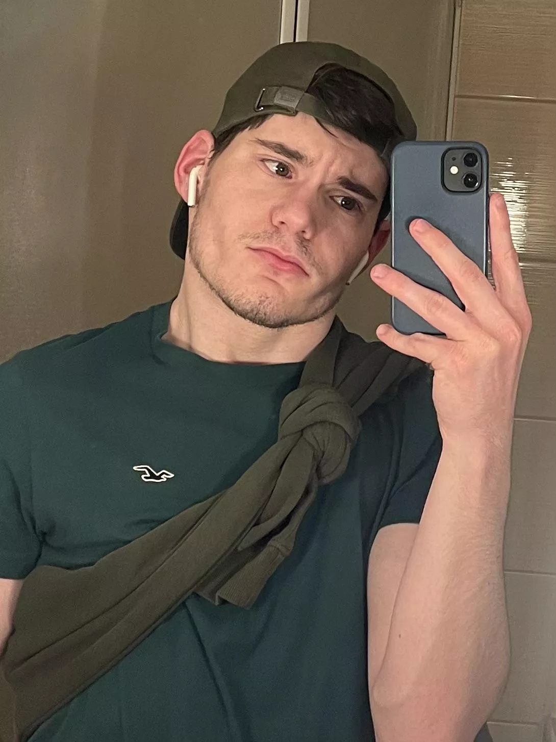 for some reason i look like a different person in every picture 🤷‍♂️