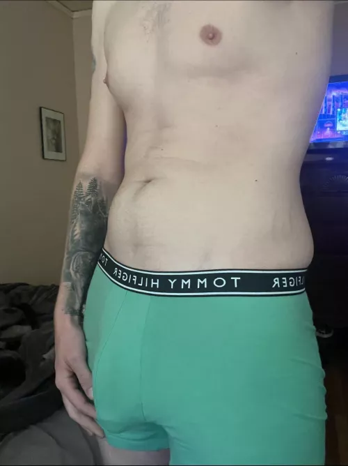 HMU to compare bros let’s see what you got. Packin well with big balls here too