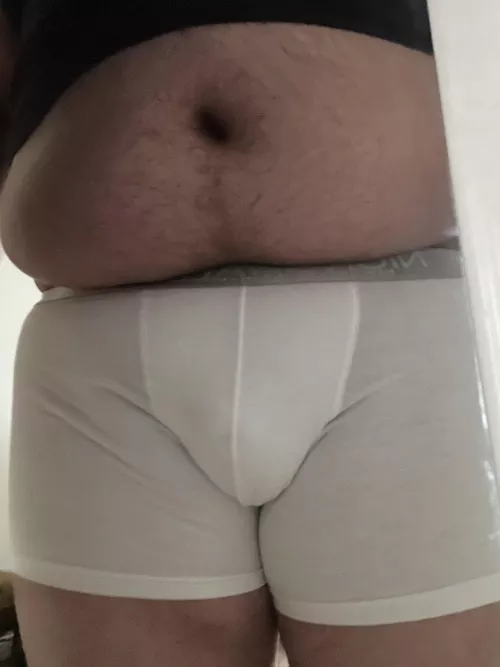 I don’t think it’s flattering at all, but still nice. Opinions?