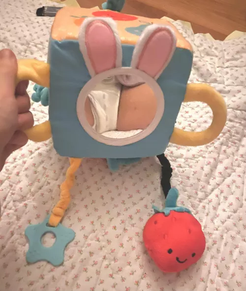 I loveeee toys, especially if they make noise/crinkle