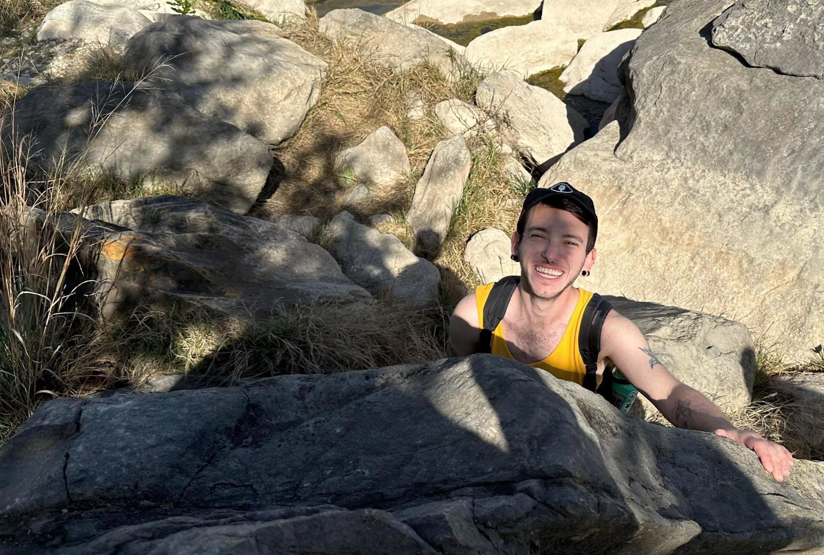 I usually only wear long sleeves, enjoy the rare sight of my upper arms😂