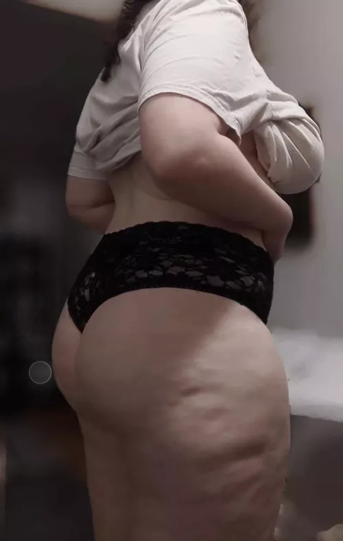 I want your massive cock ramming my pussy