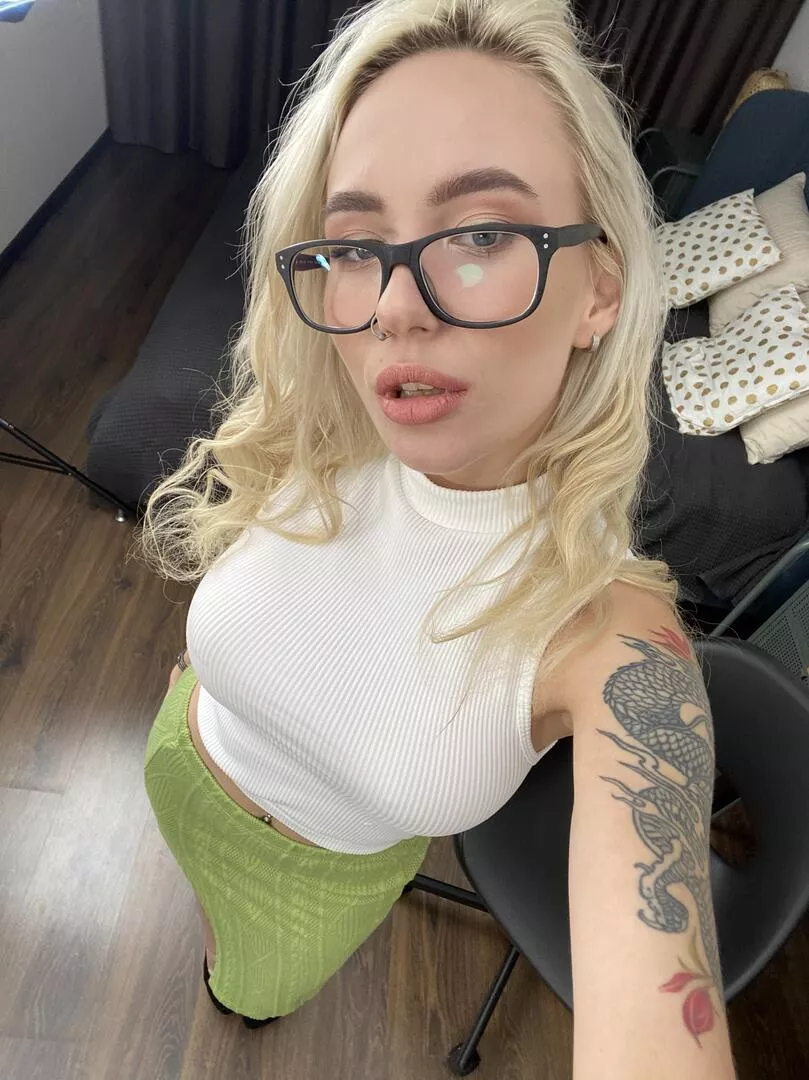 I'm here to make you feel good and happy