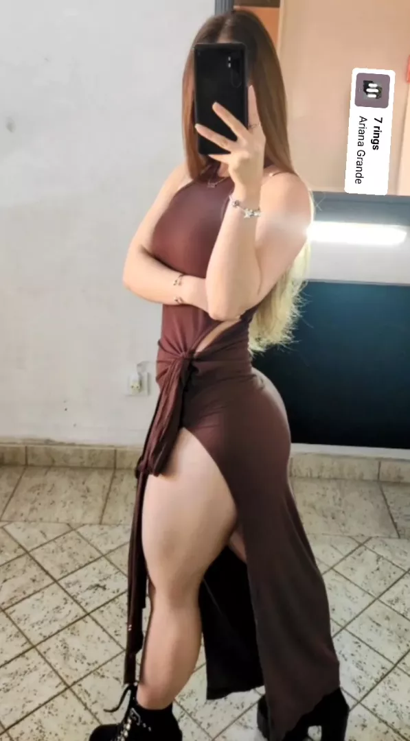 IUTR - Can't stop looking at her ❤️