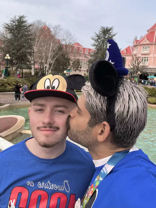 Kisses in Disneyland Paris 🏰
