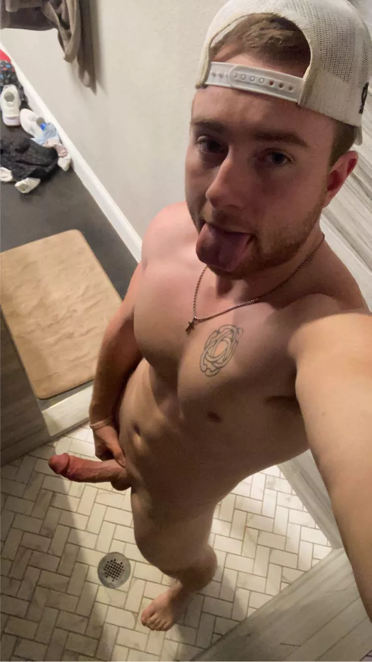 My cock is throbbing 😫😜