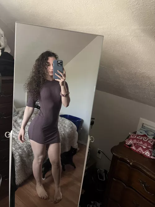 Peep miss Penelope behind me