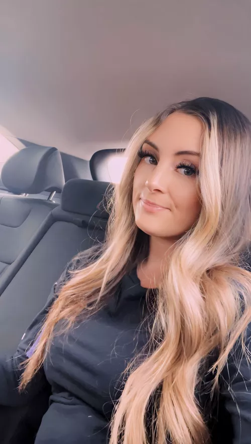 Random car selfie: Petite edition