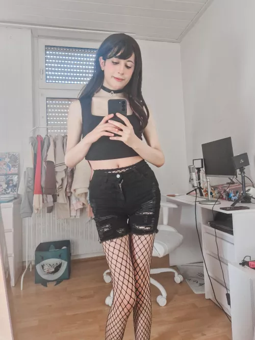 Rate my outfit from 1-10 <3