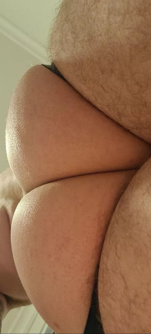 Spread my cheeks and devour my hole