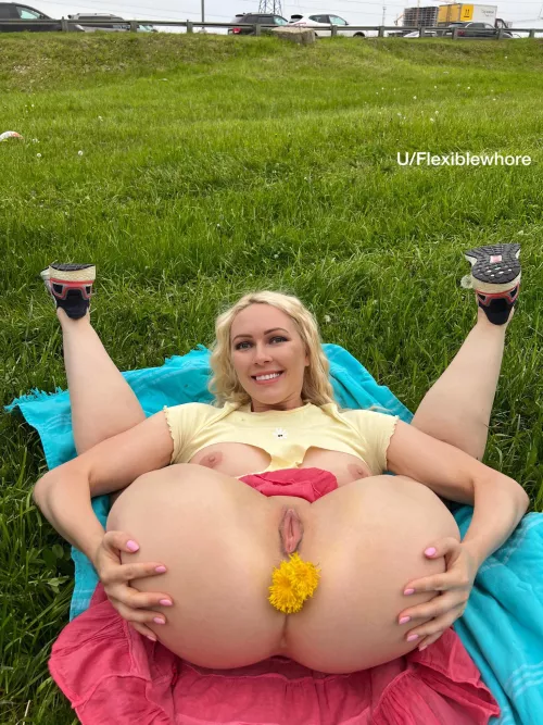 Spring makes me a little crazy and i want to be fucked all the time😍😋