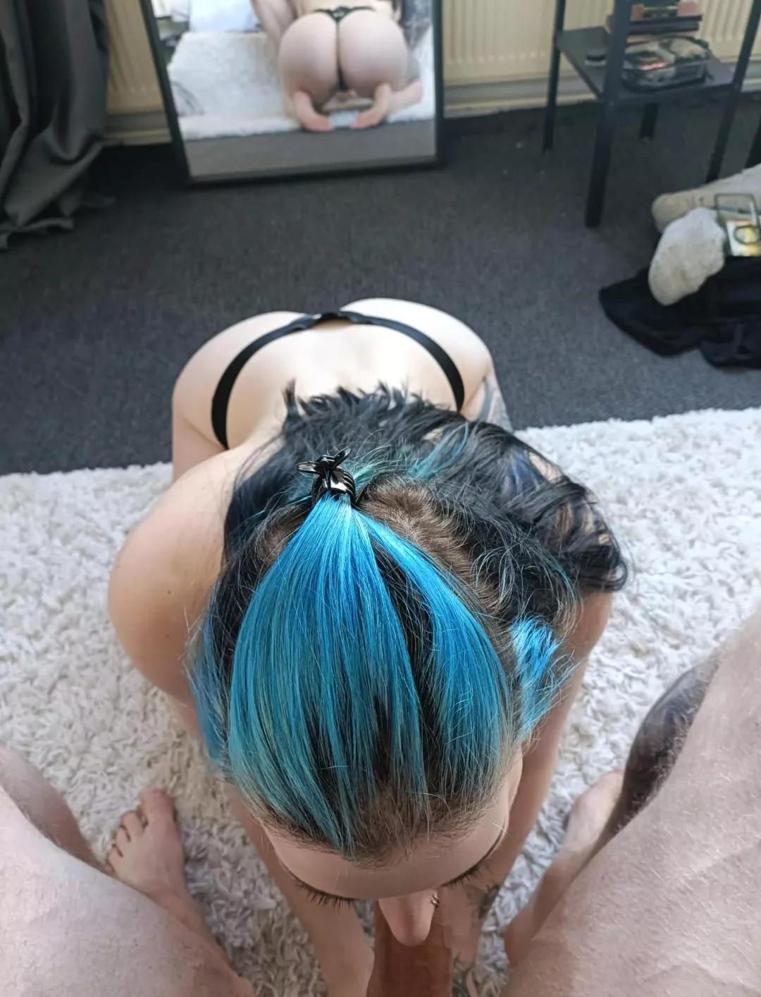 Sucking dick with a nice rear view