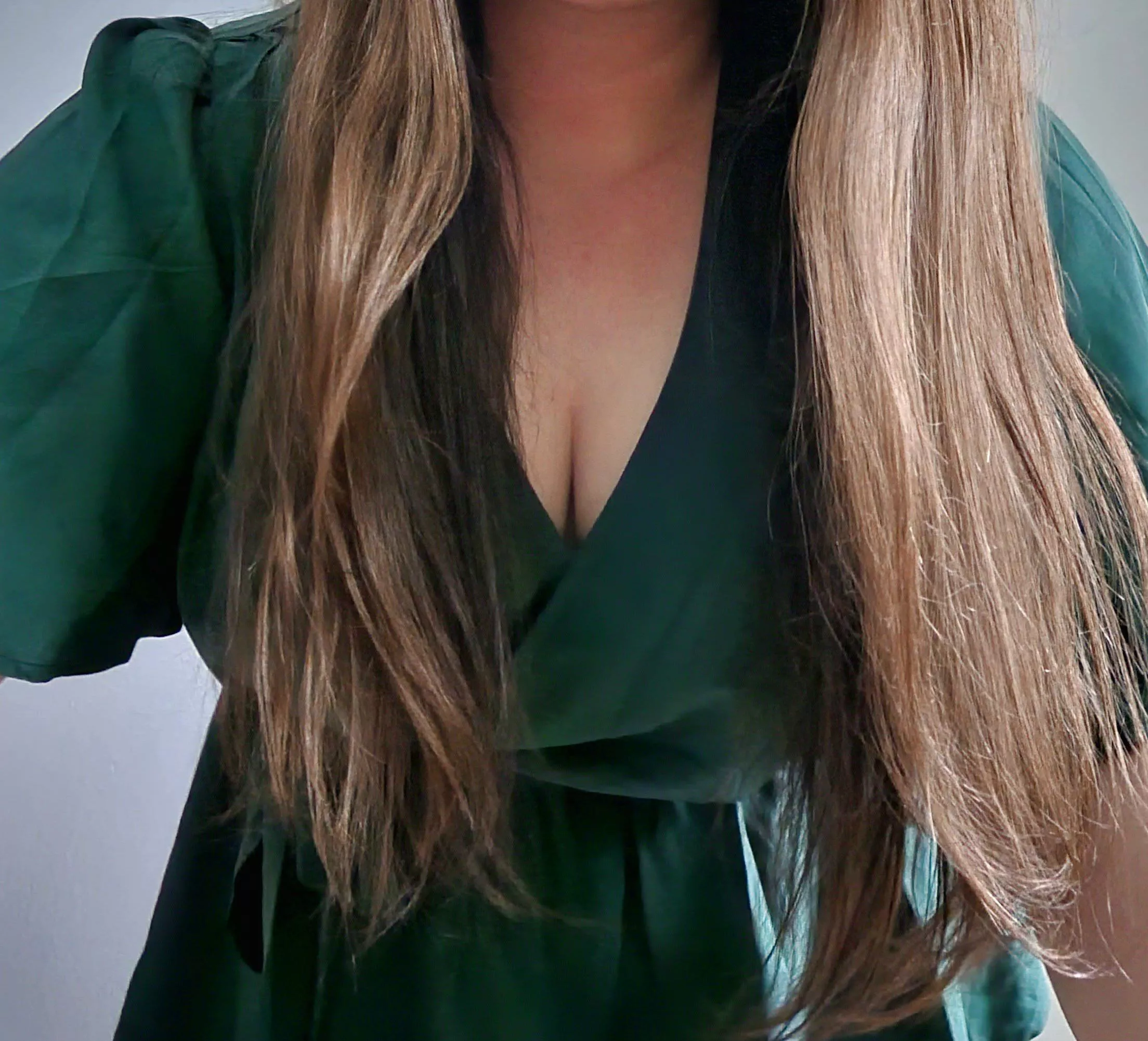 tasteful weekend cleavage