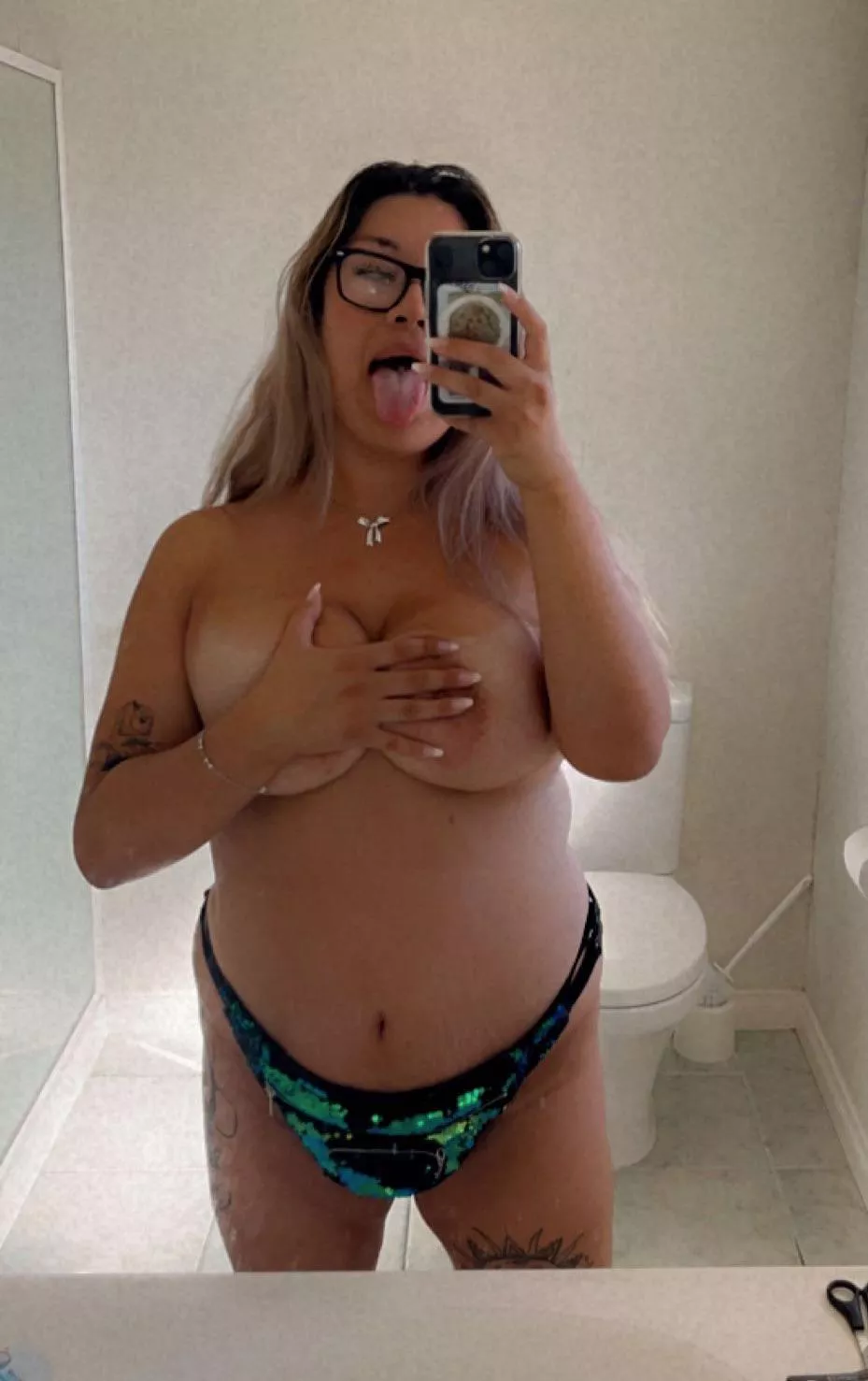 Who wants to be festive besties xx but in NZ haha