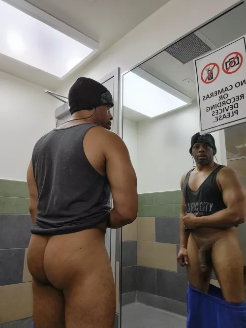 Who's trying to breed with Daddy at the gym?