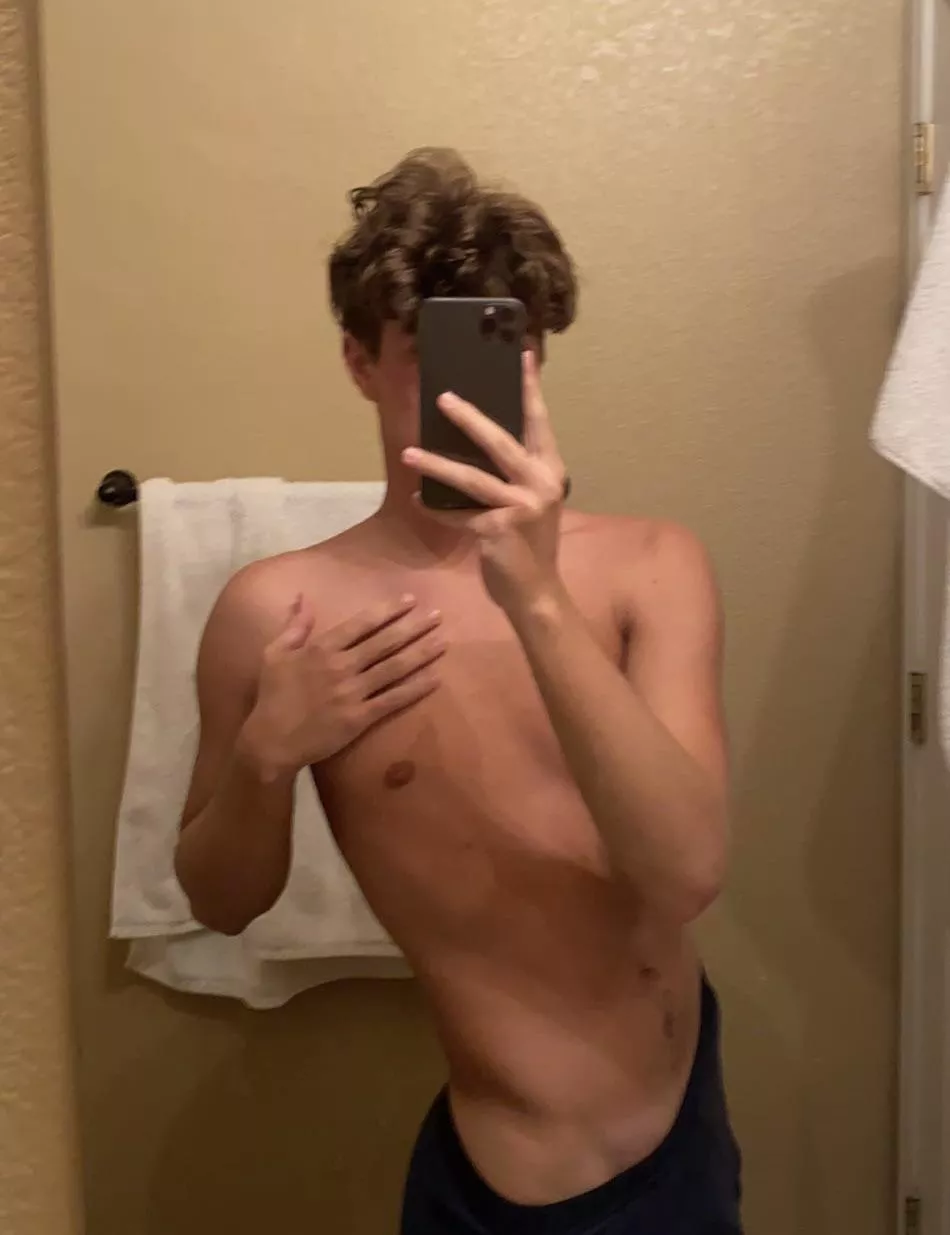 18 horny looking for fit sexy men who show face, slim, fit, athletic @daveywa1010