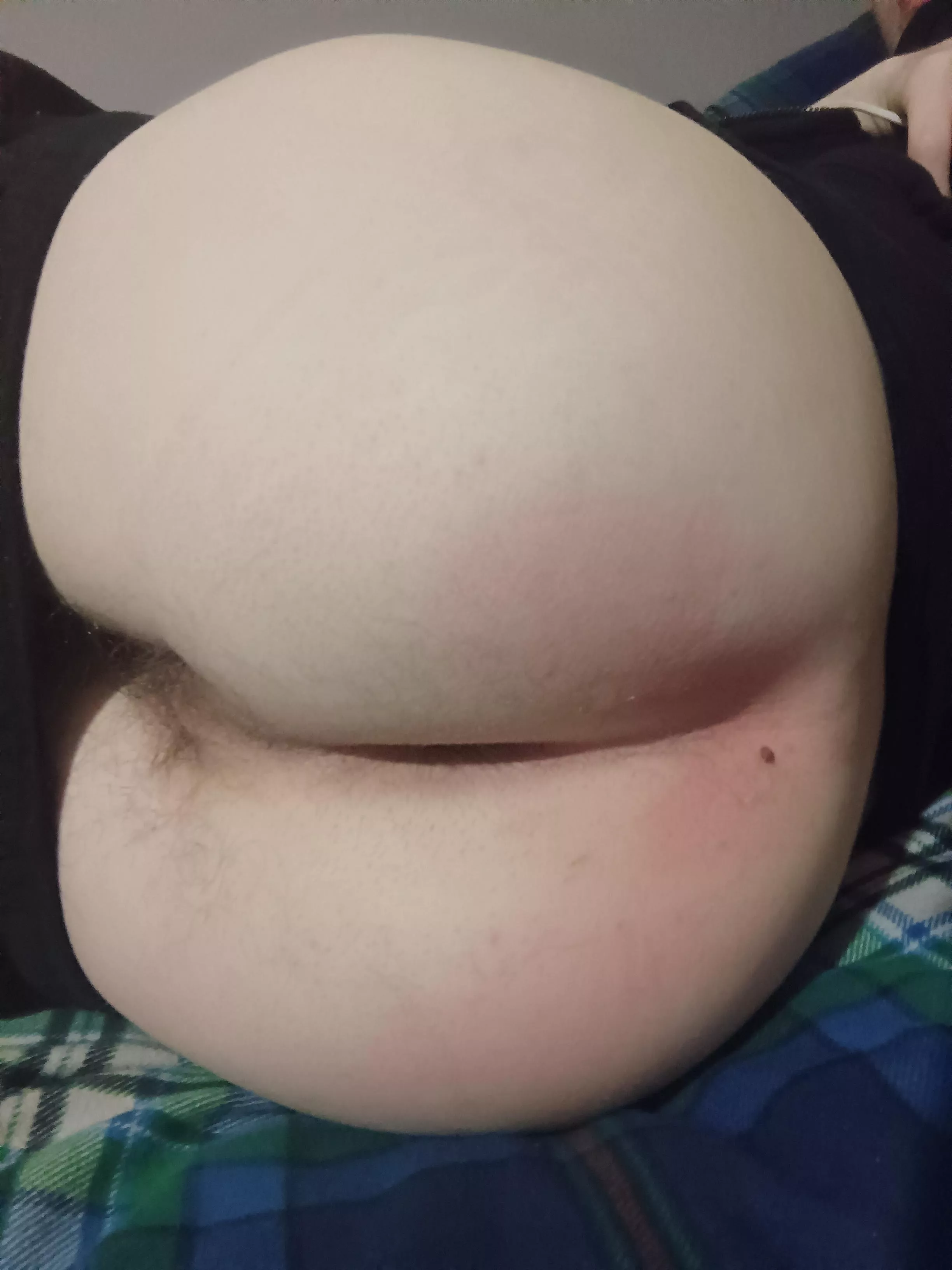 18 looking for 18-20 send ass and cock snap: xandernation04