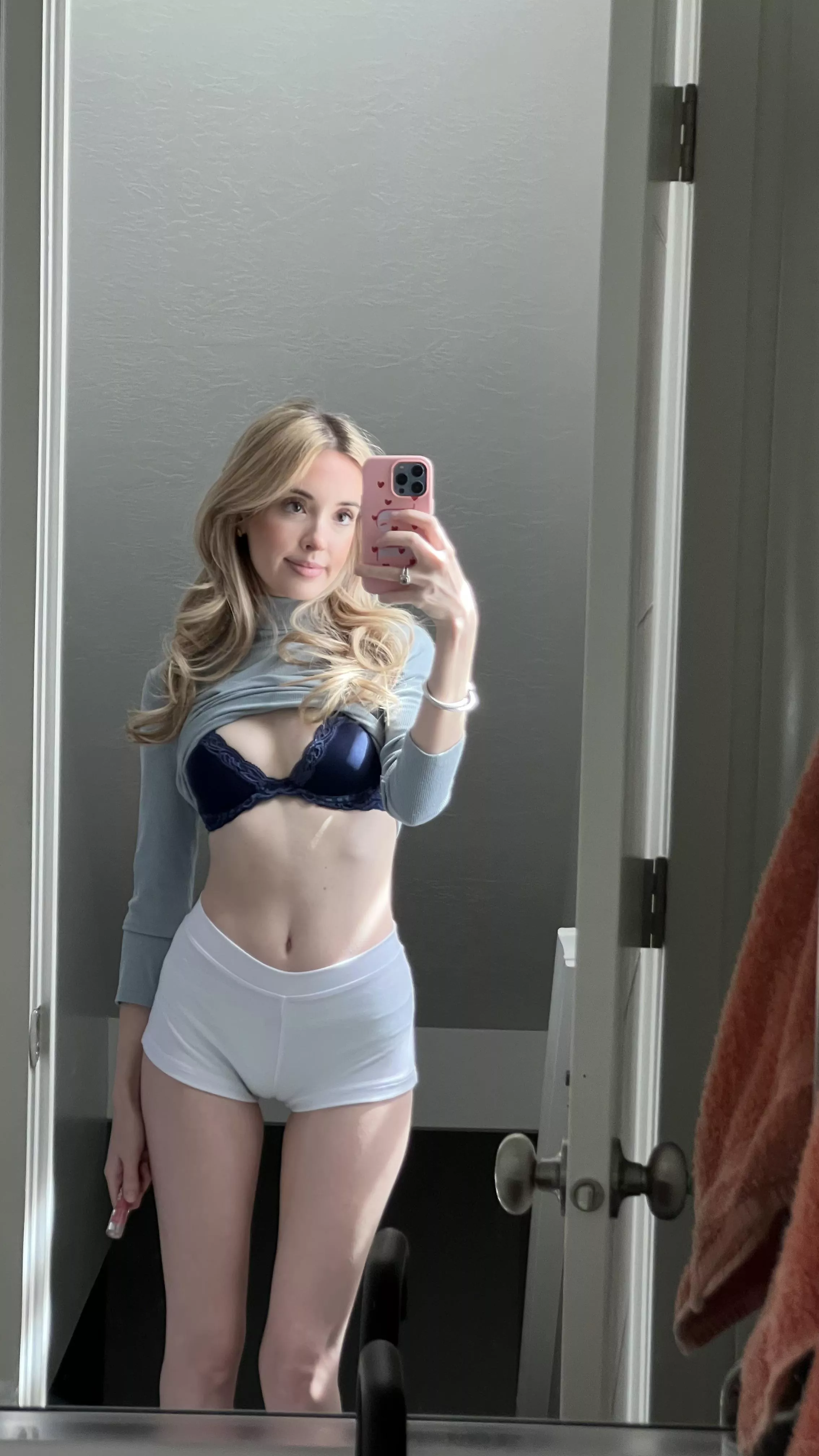 31F looking for cuddle partner