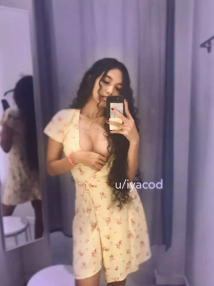 Aaa I regret not buying it after I tried it on. When I came back to the store, it’s out o[f] stock 😭