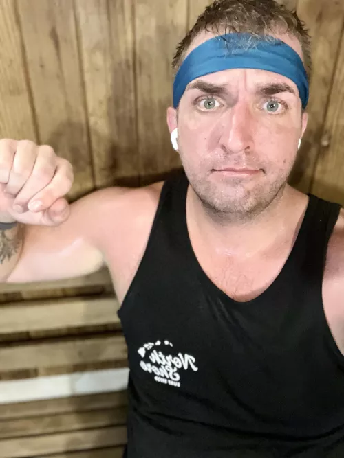 Awkward sauna selfie after a very underwhelming Sunday workout.