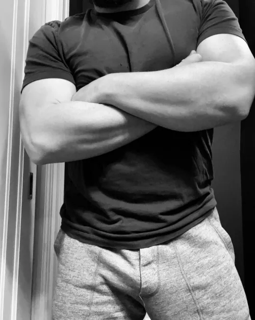 Built for hugging/choking