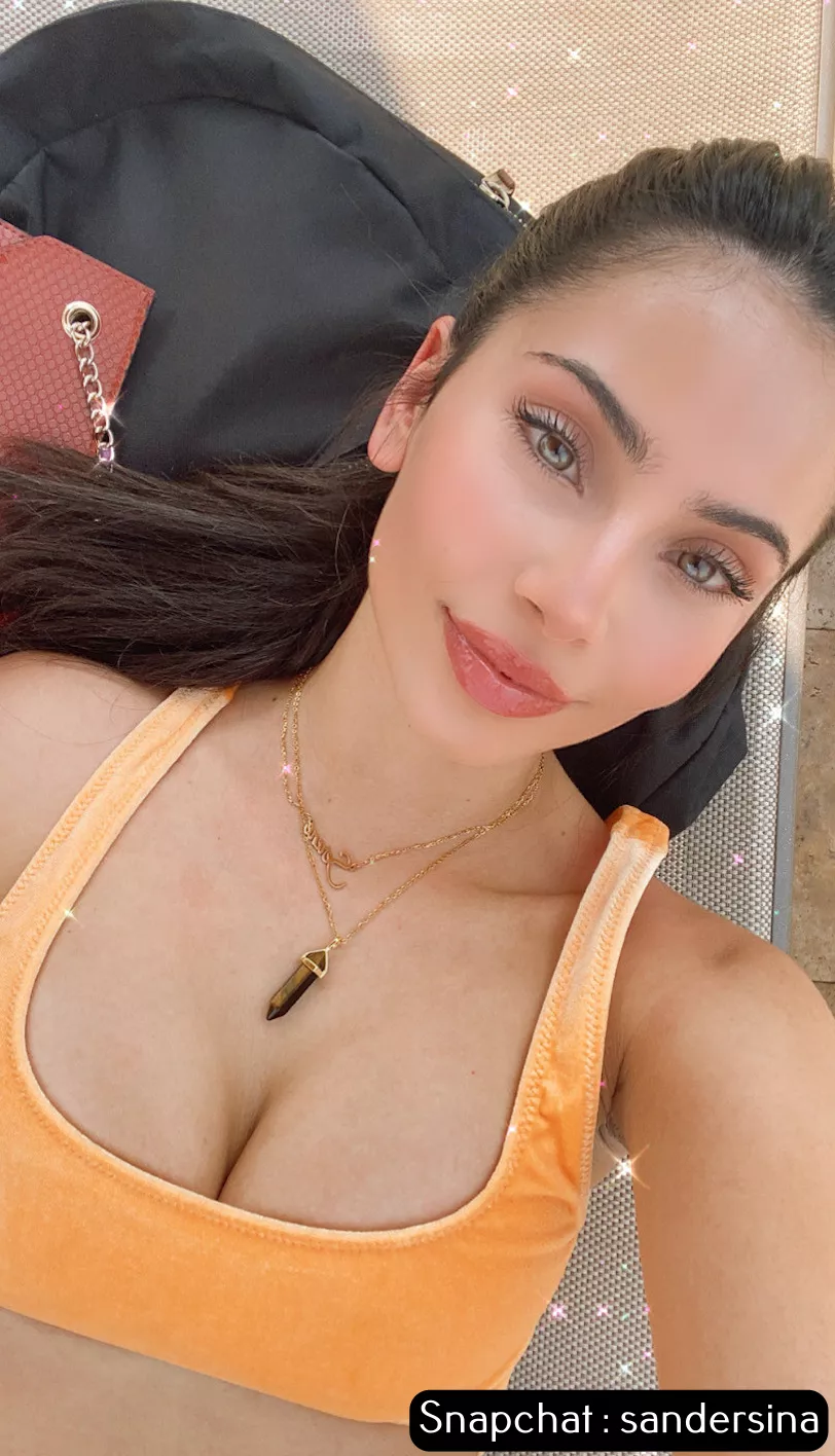 Can you keep eye contact with me? 😋