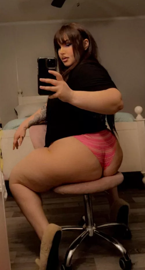 do u like it slow or fast daddy? 😈