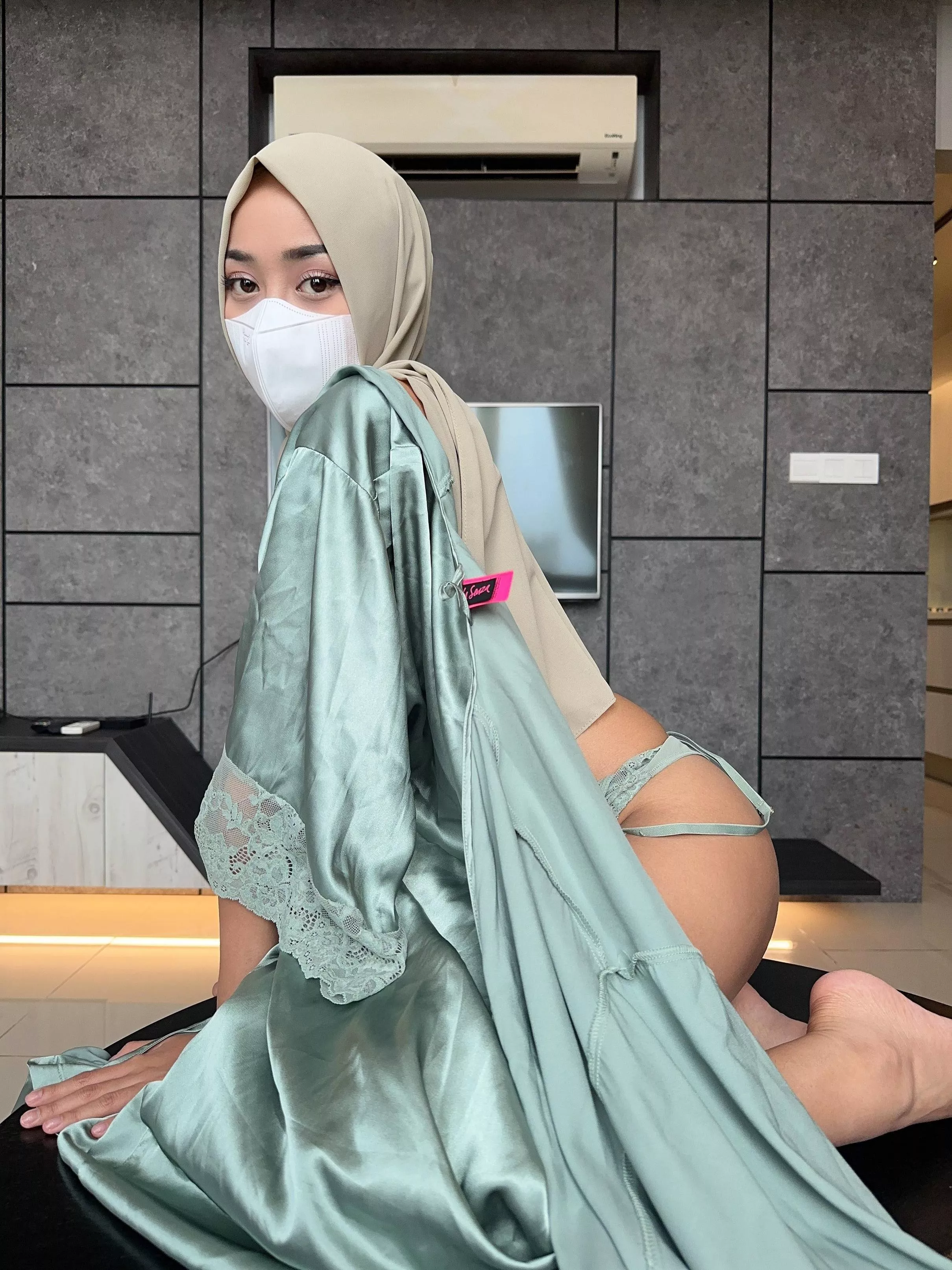 Do you think I look beautiful in my hijab?