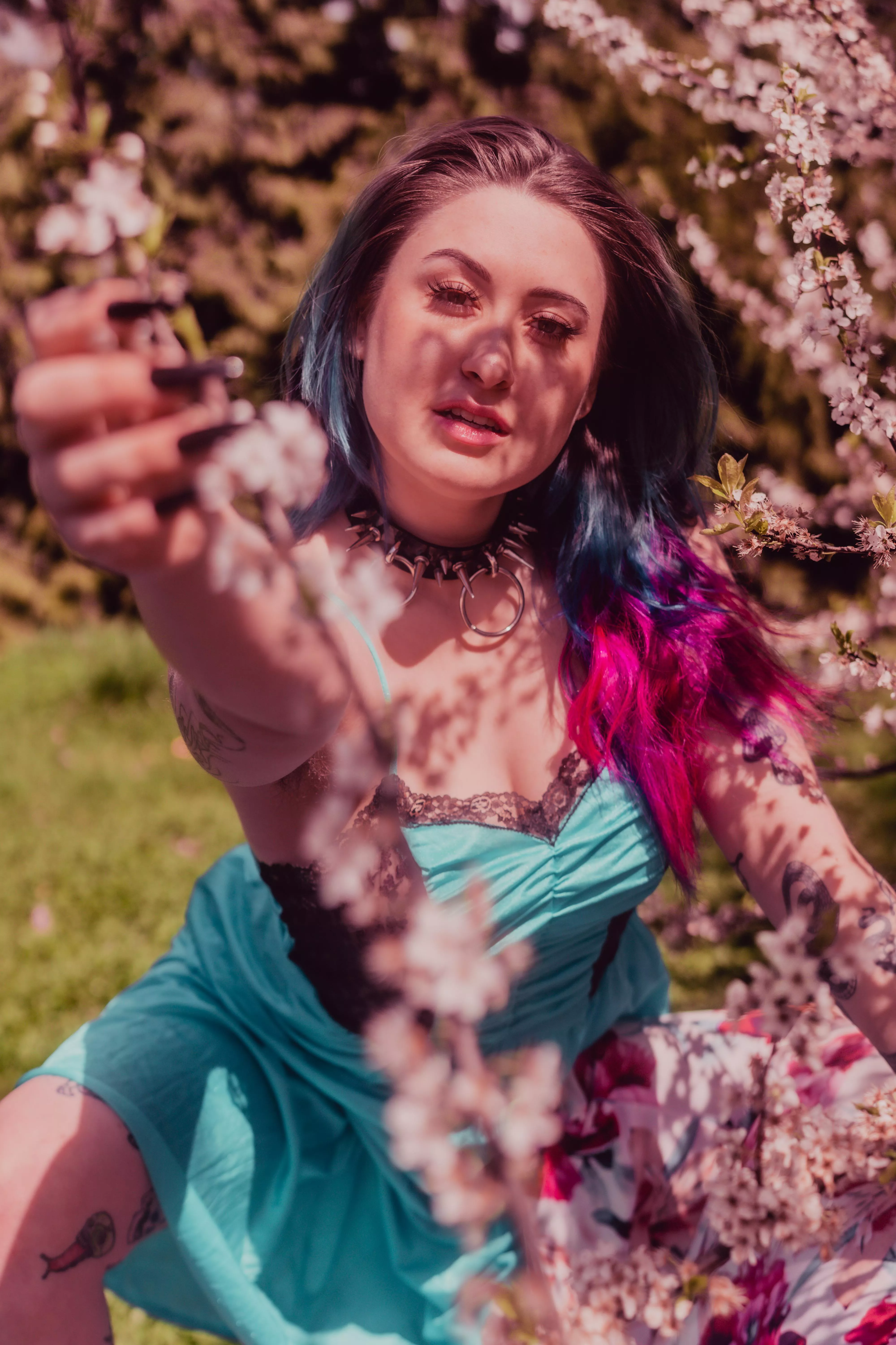 don’t lie- we both know the collar is all you can look at.