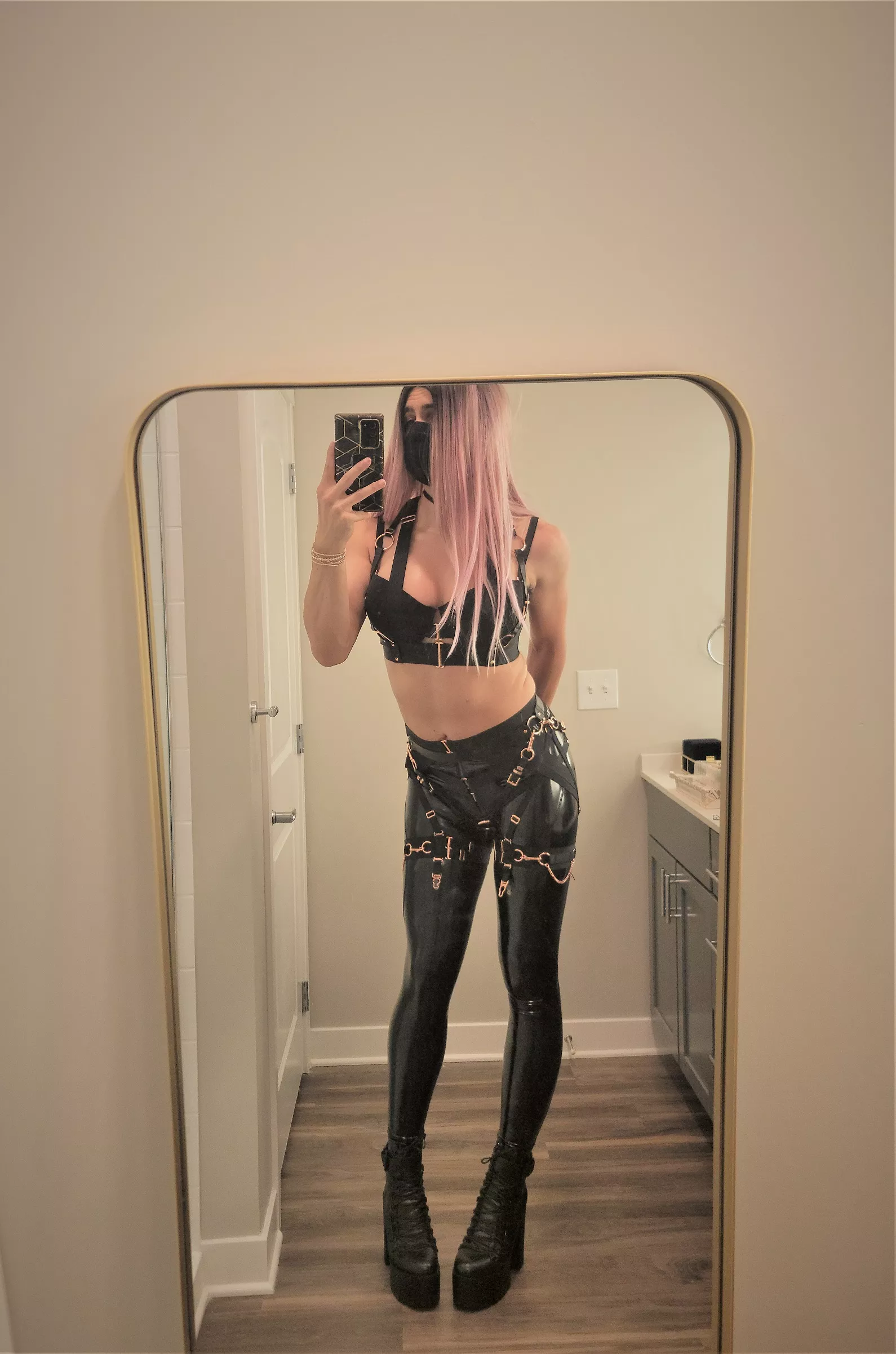 down to create a bunch of shiny oc if you all want it!