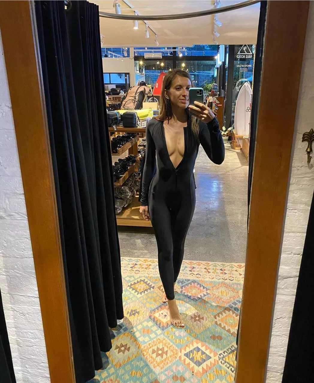 [F] Fit and i've got natural perky tits, what more could you ask for ;)