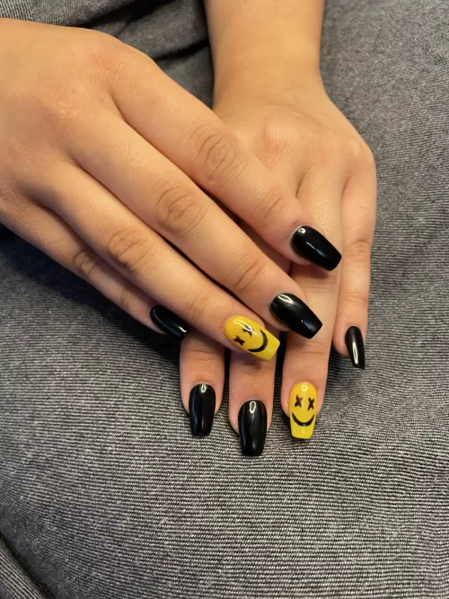 Freddy! You’re supposed to be on lockdown. But Vanessa…I’m a ✨Material Gorl✨