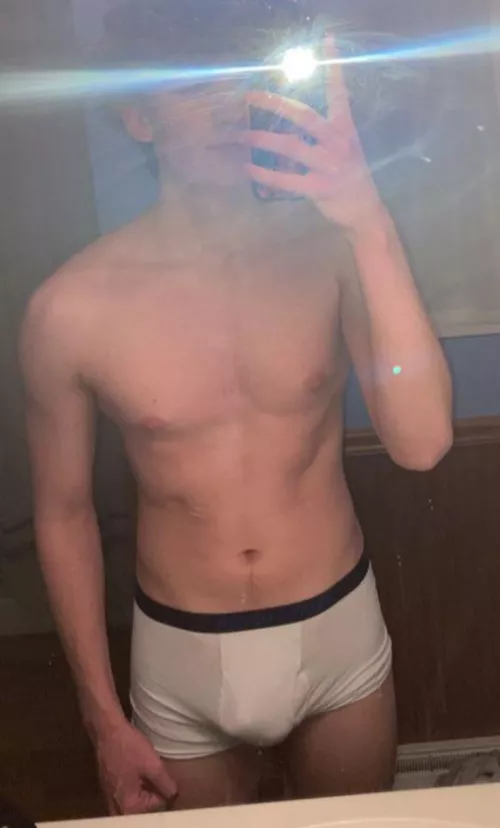Gay 18 just looking to chat with a nice guy username: s_mpickle