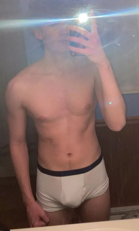 Gay 18 just looking to chat with a nice guy username: s_mpickle