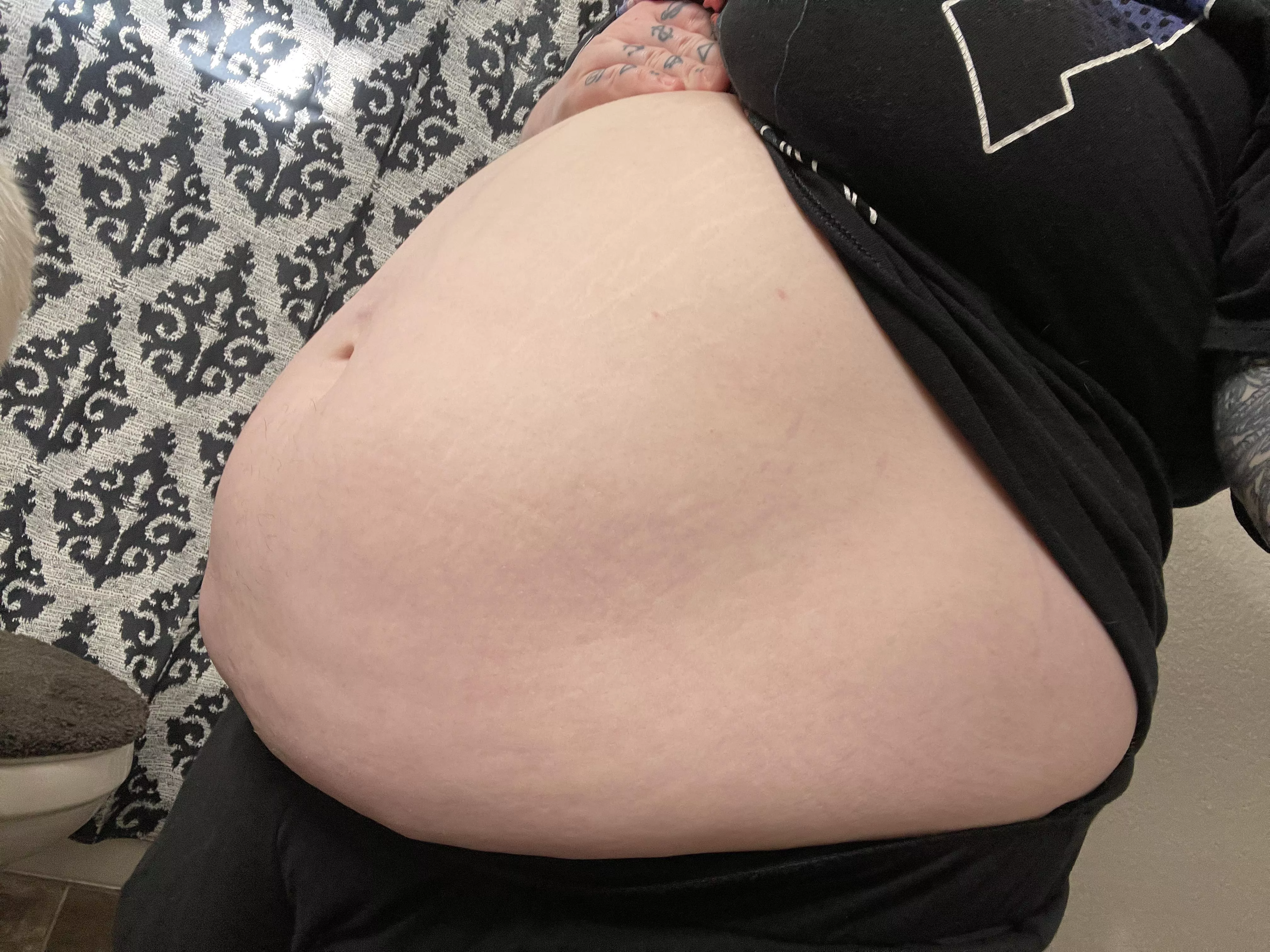 Guess who weighs 259lbs 🥵