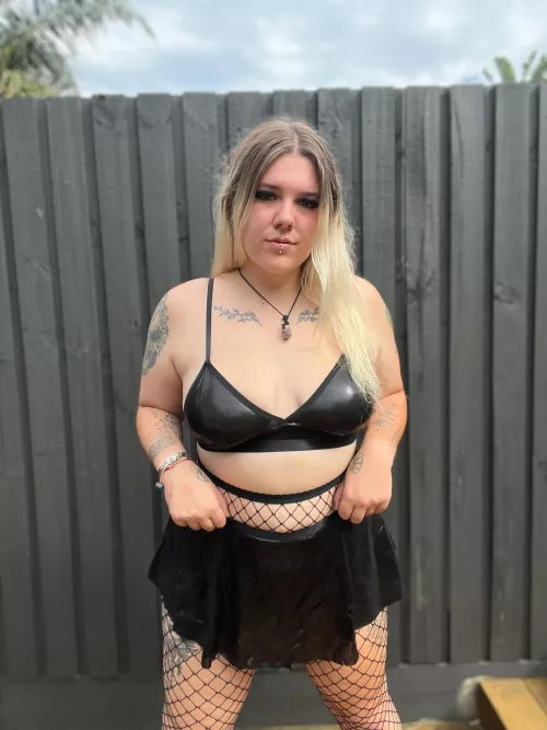 Here to brighten your Monday darlings